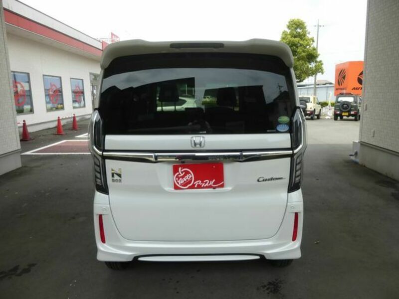 N BOX CUSTOM-9