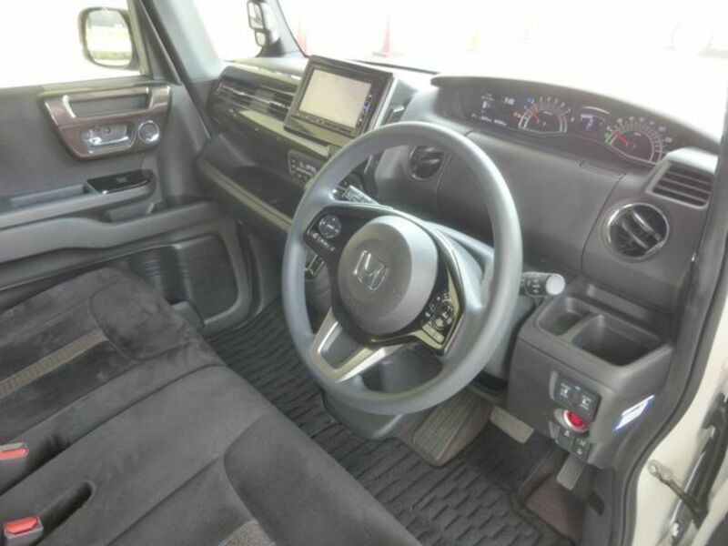 N BOX CUSTOM-16