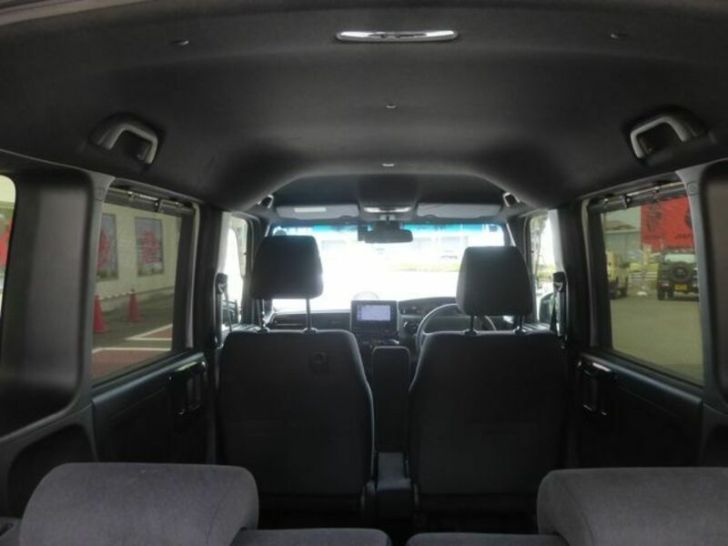N BOX CUSTOM-18