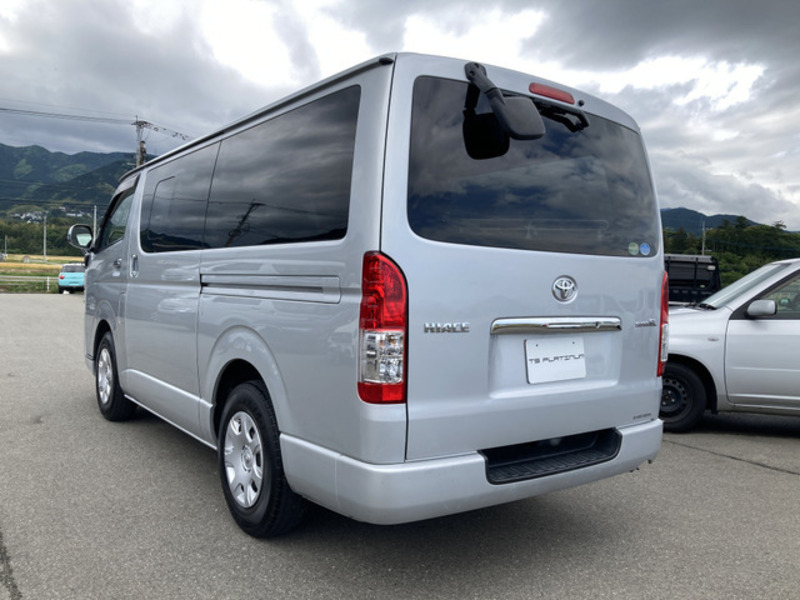 HIACE VAN