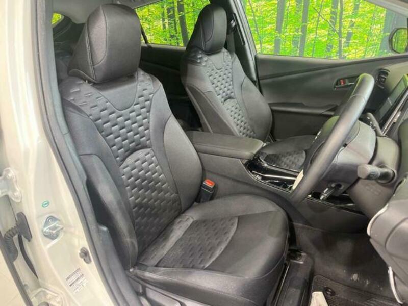 PRIUS PHV-8