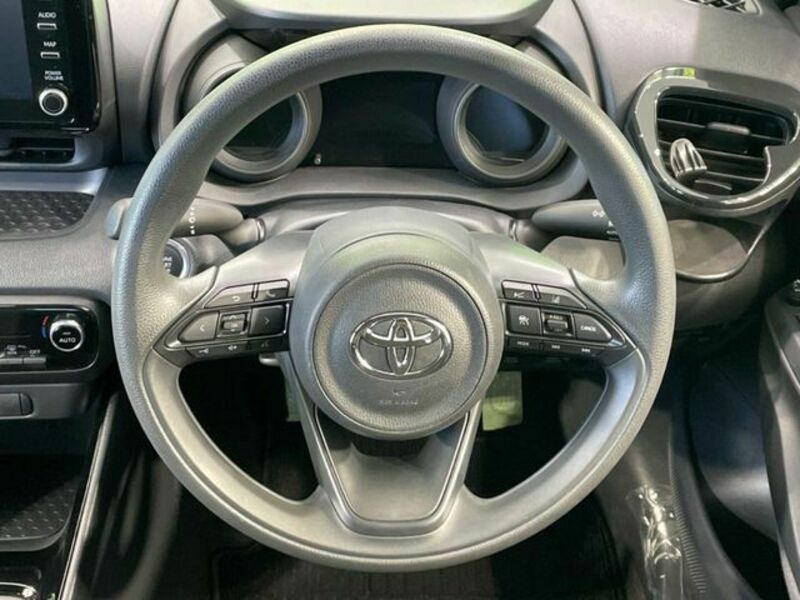 YARIS-7