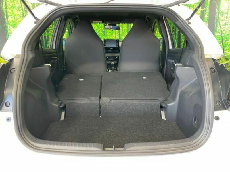 YARIS-11