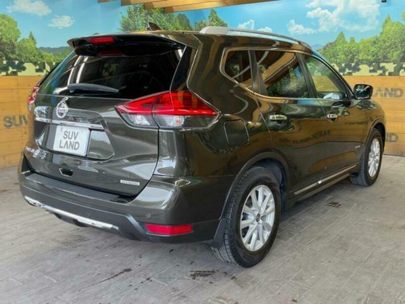 X-TRAIL-17