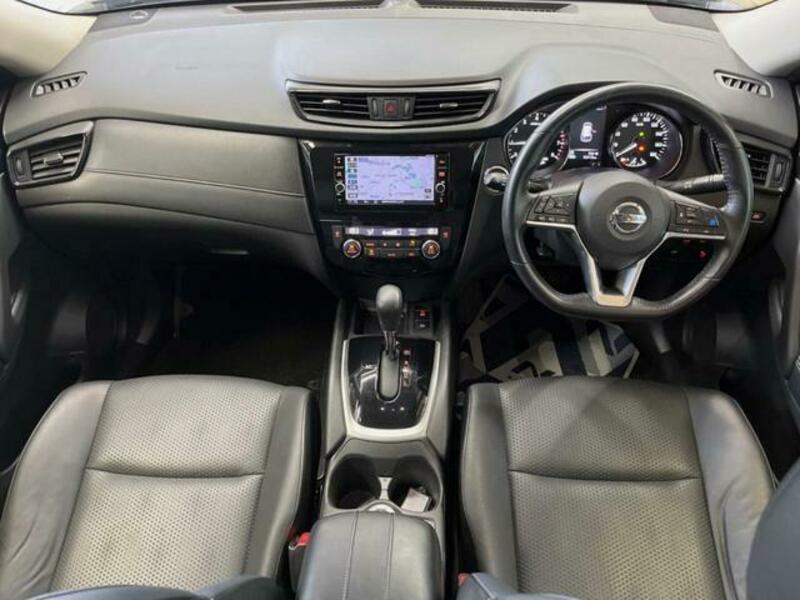 X-TRAIL-1