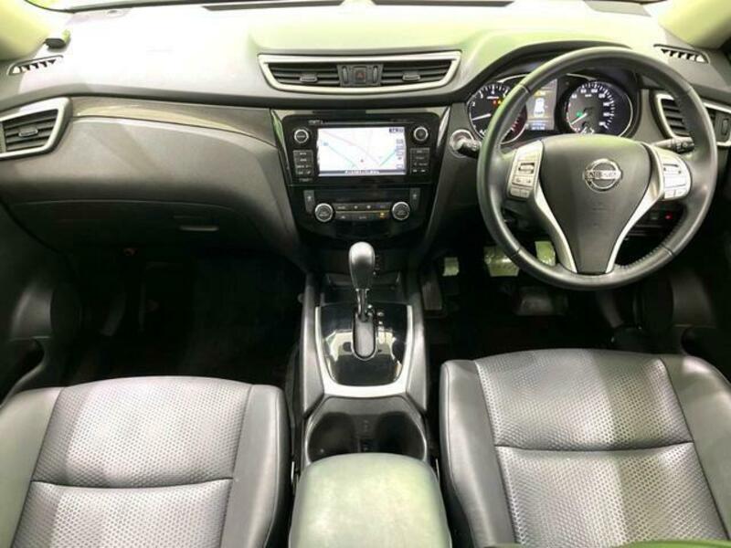 X-TRAIL