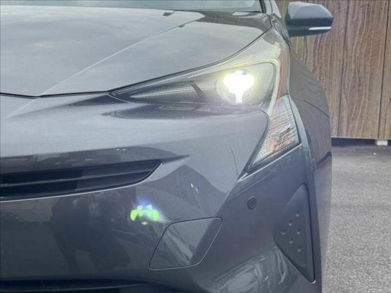 PRIUS-12