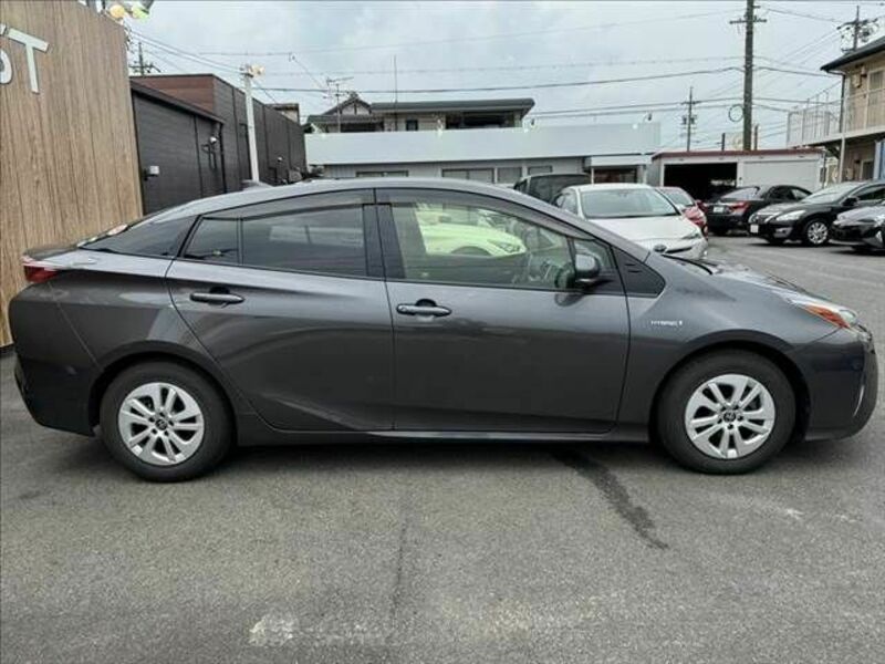 PRIUS-16