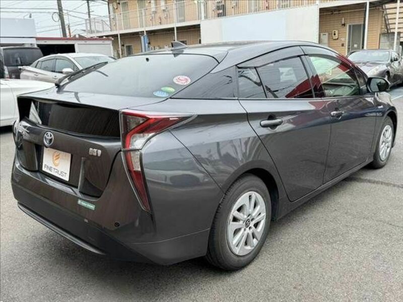 PRIUS-17