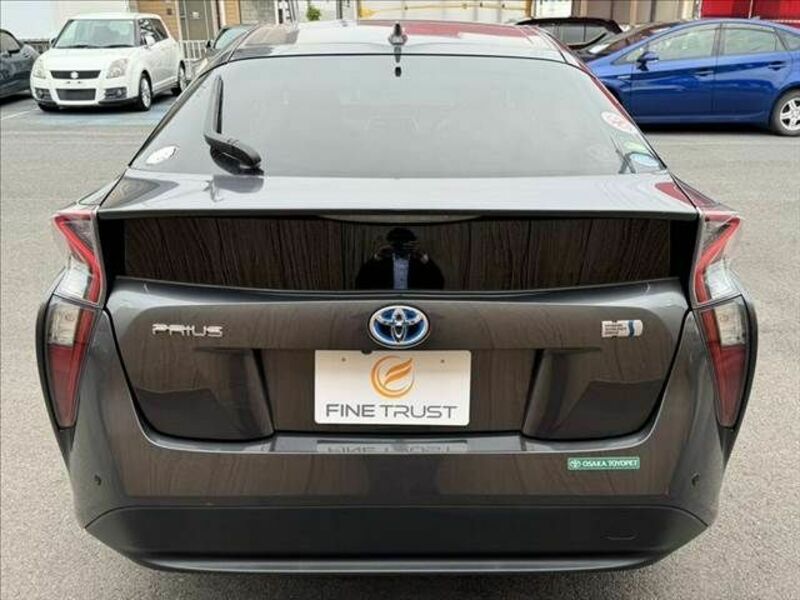 PRIUS-18