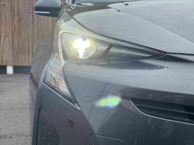 PRIUS-28