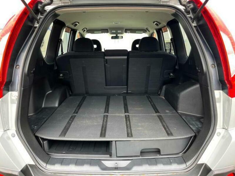 X-TRAIL-9