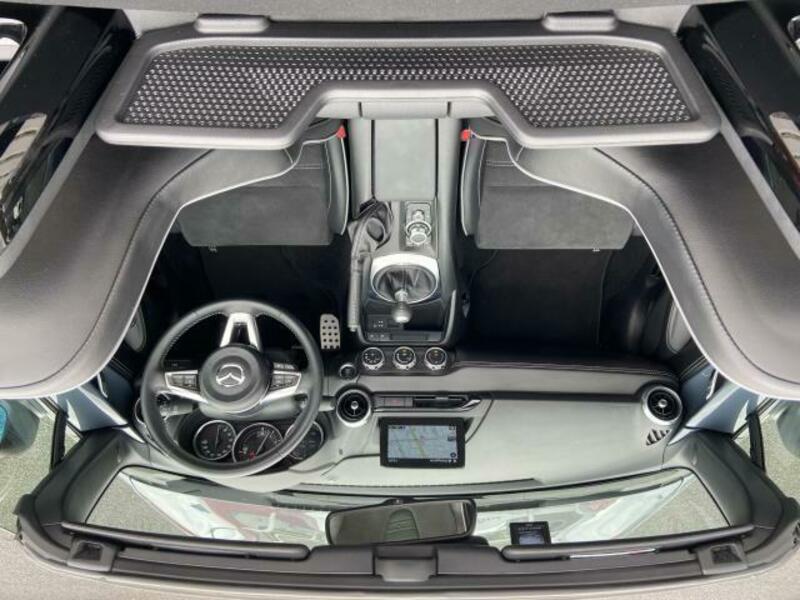 ROADSTER-18