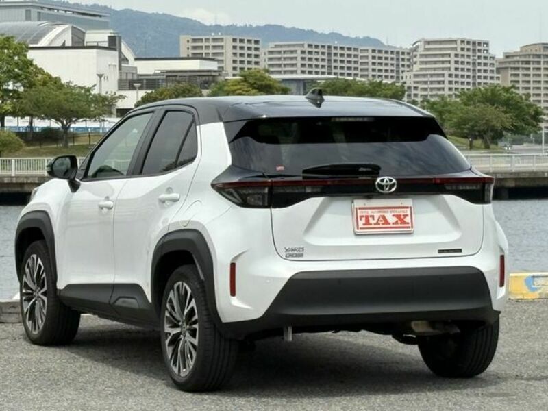 YARIS CROSS-2