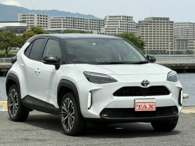 YARIS CROSS-3