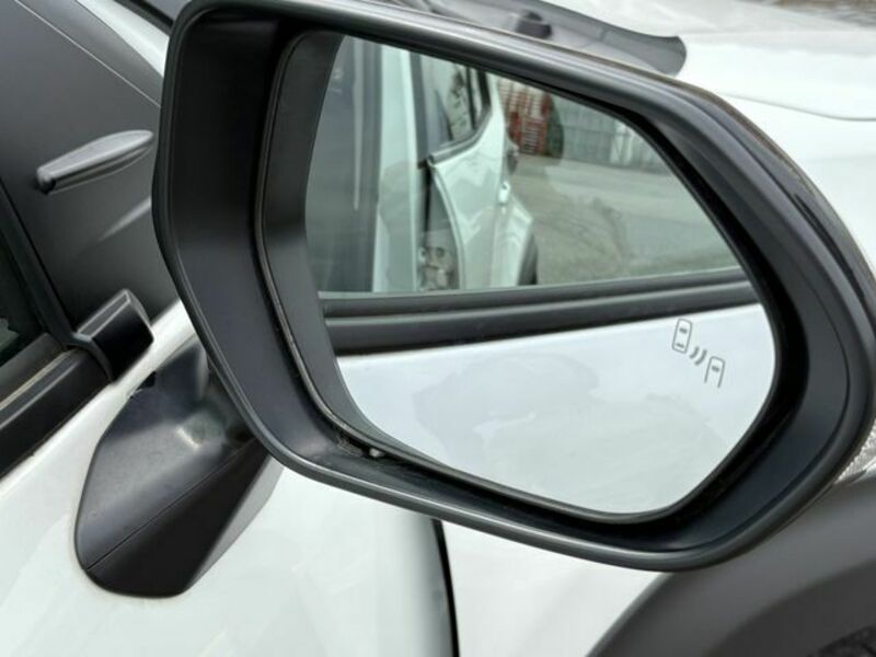 YARIS CROSS-20