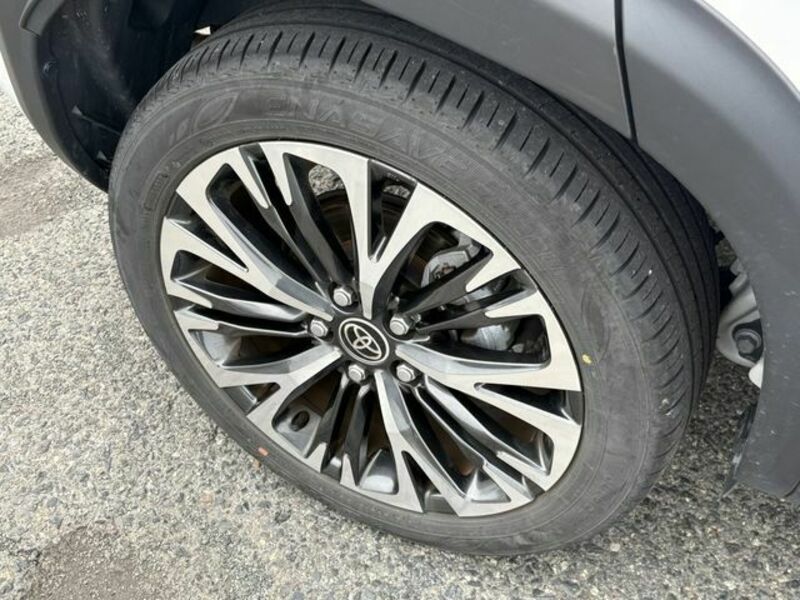 YARIS CROSS-23
