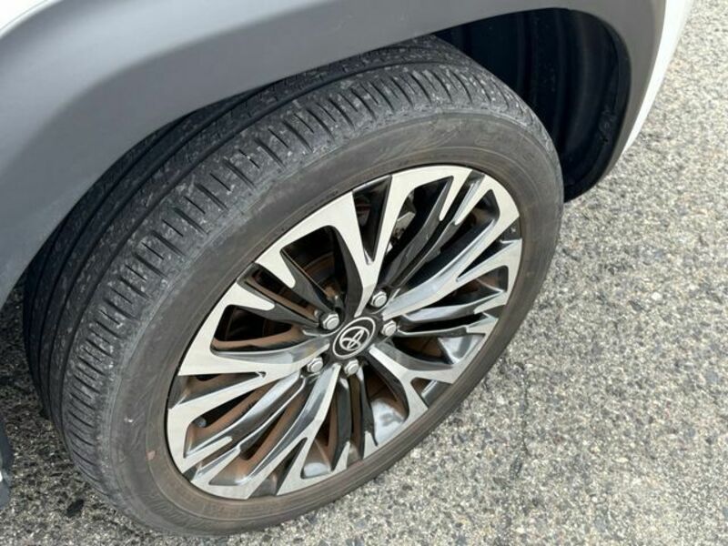 YARIS CROSS-24