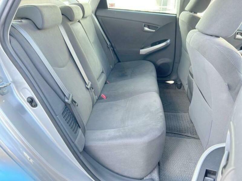 PRIUS-9