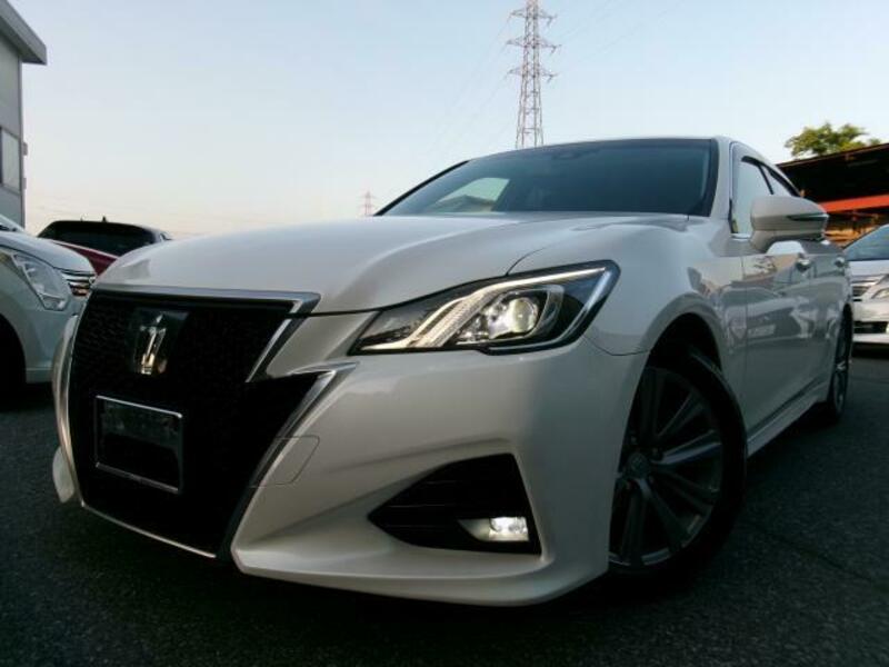 TOYOTA CROWN