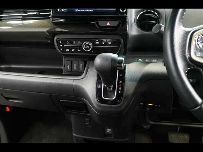 N BOX CUSTOM-11