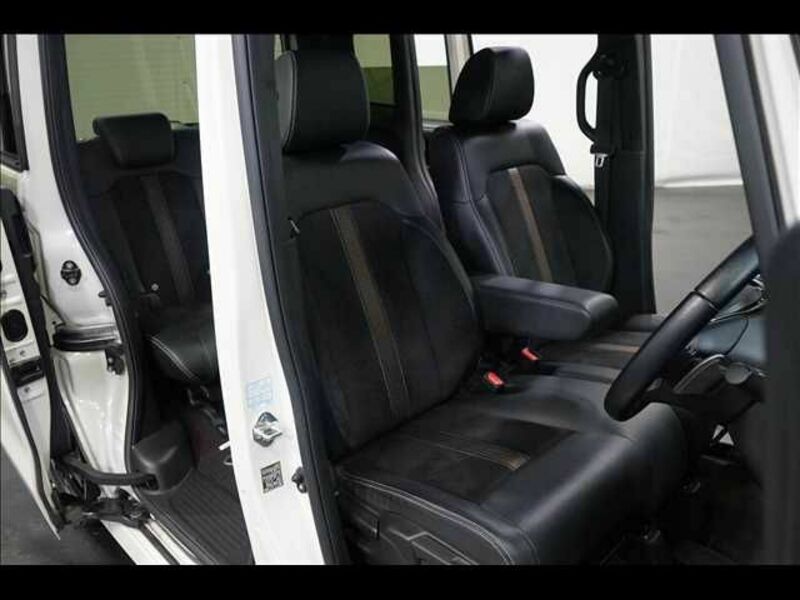 N BOX CUSTOM-16