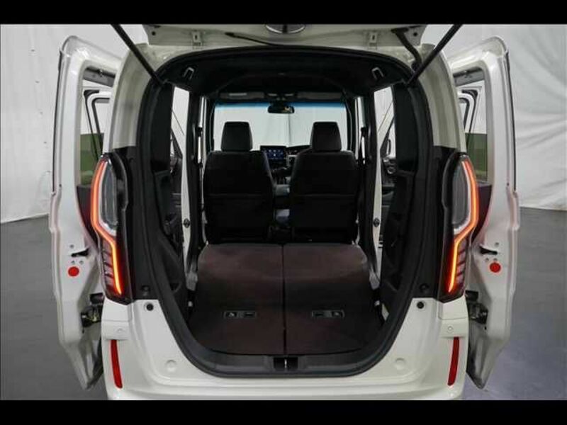N BOX CUSTOM-18