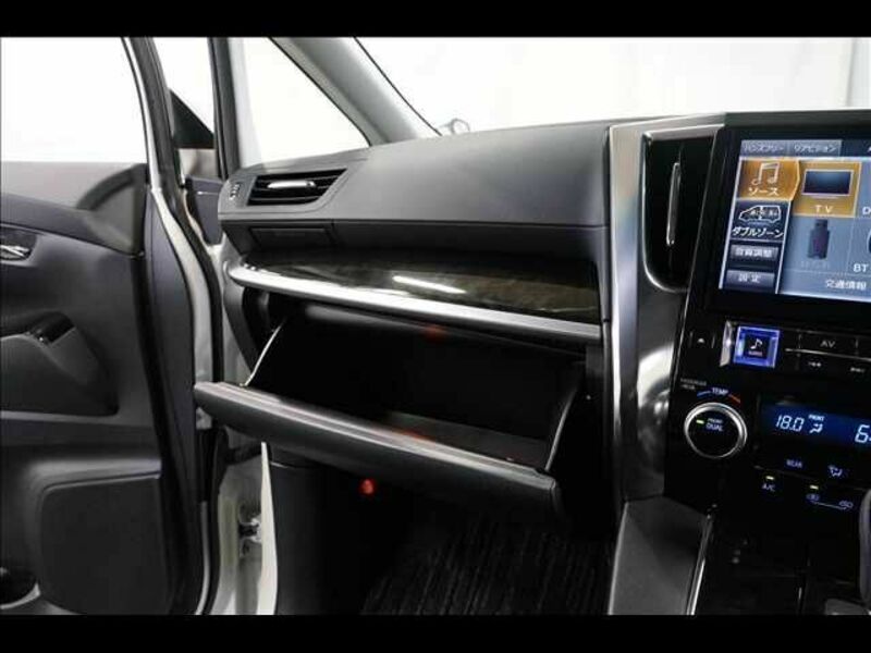 VELLFIRE-12