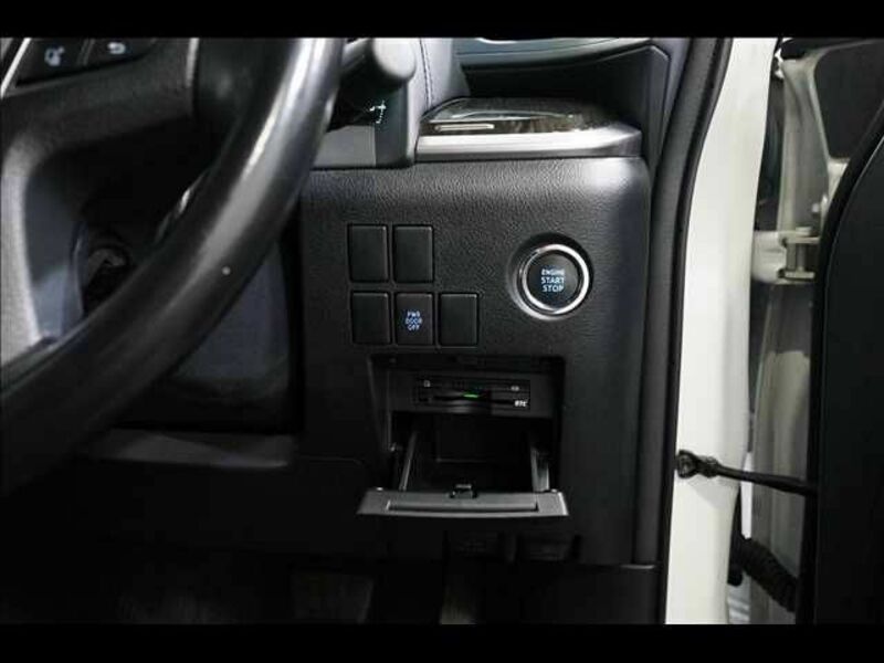 VELLFIRE-13