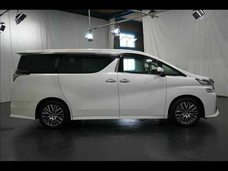 VELLFIRE-15