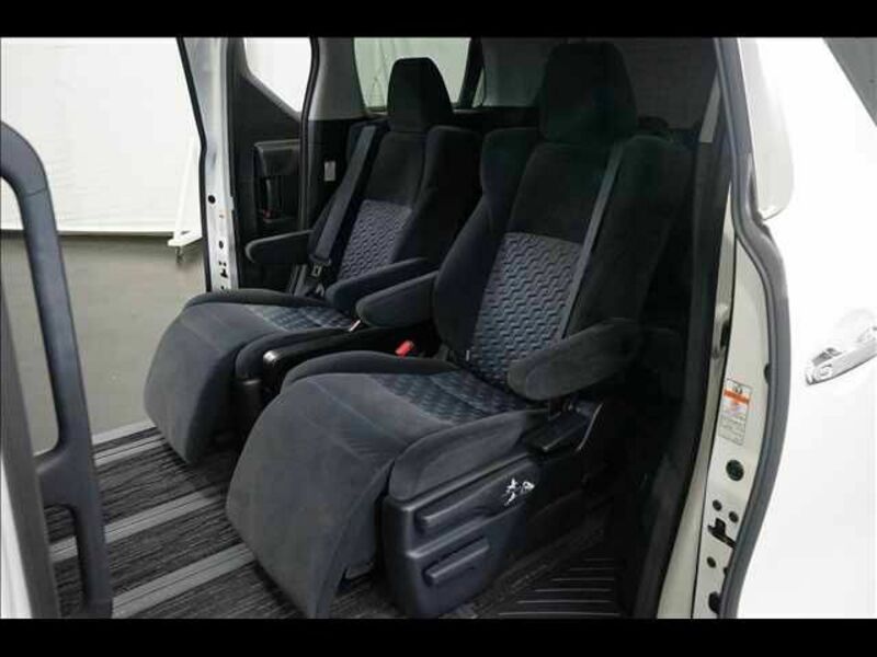 VELLFIRE-17