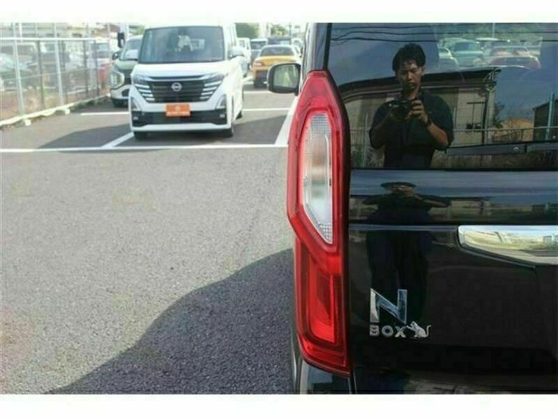 N BOX