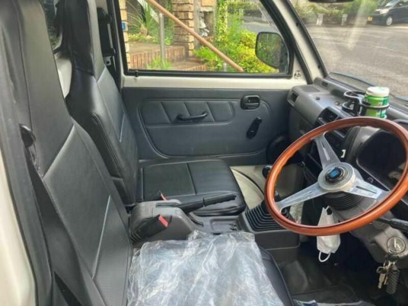 MINICAB TRUCK