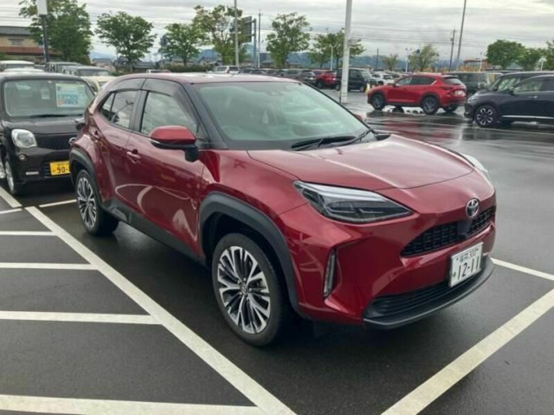YARIS CROSS