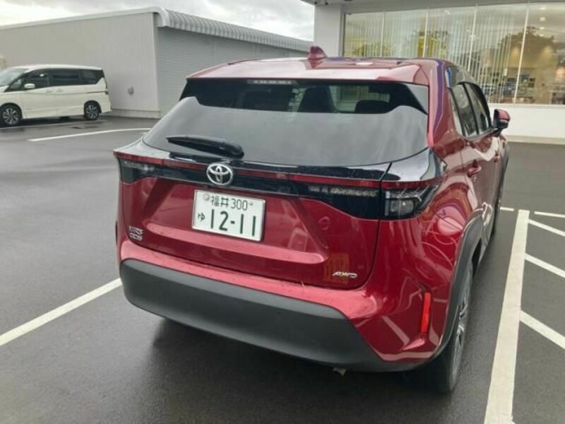 YARIS CROSS-3