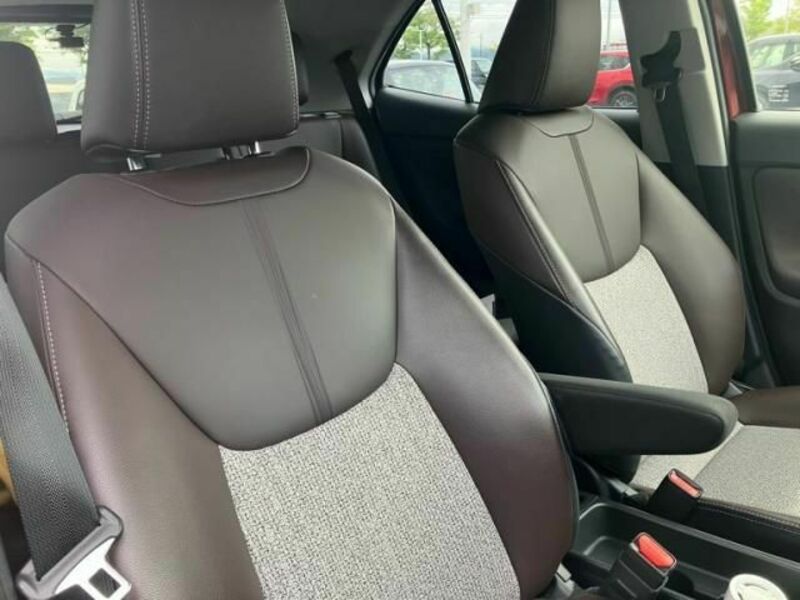 YARIS CROSS-15