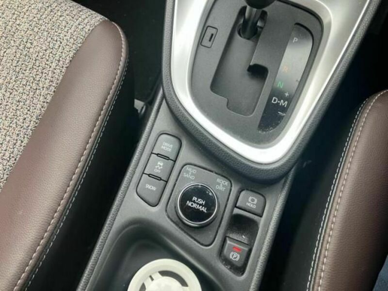 YARIS CROSS-18