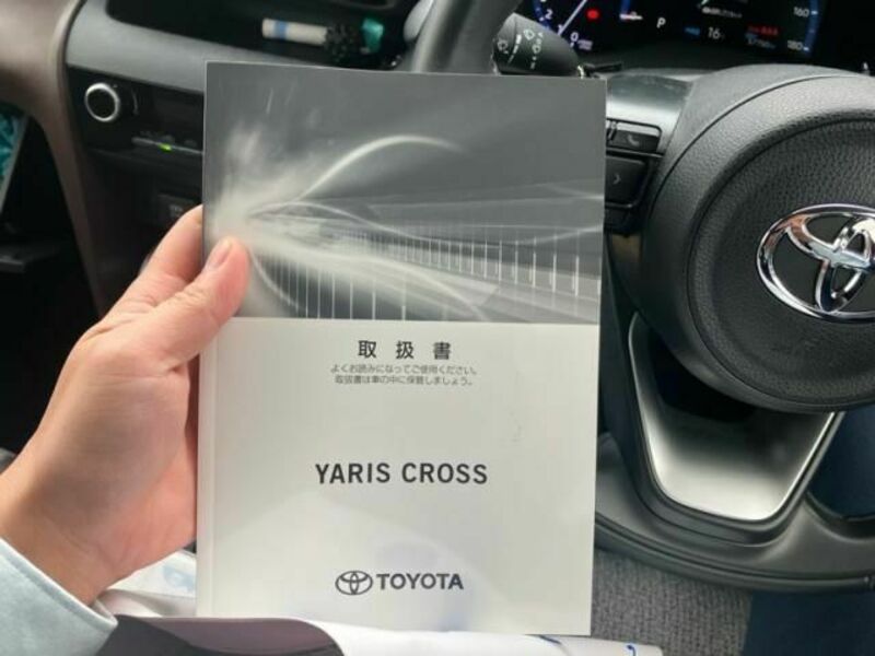 YARIS CROSS-21