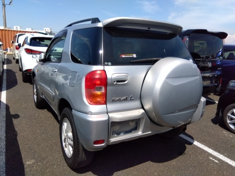 RAV4