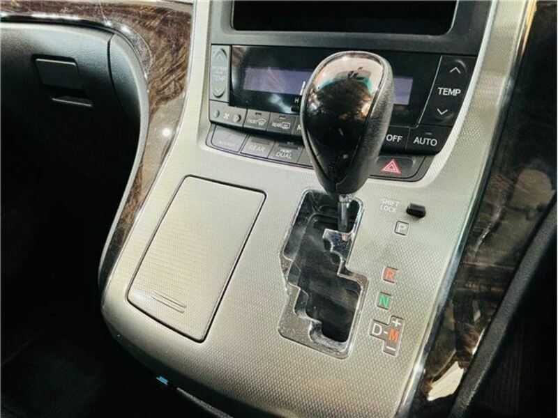 VELLFIRE-29