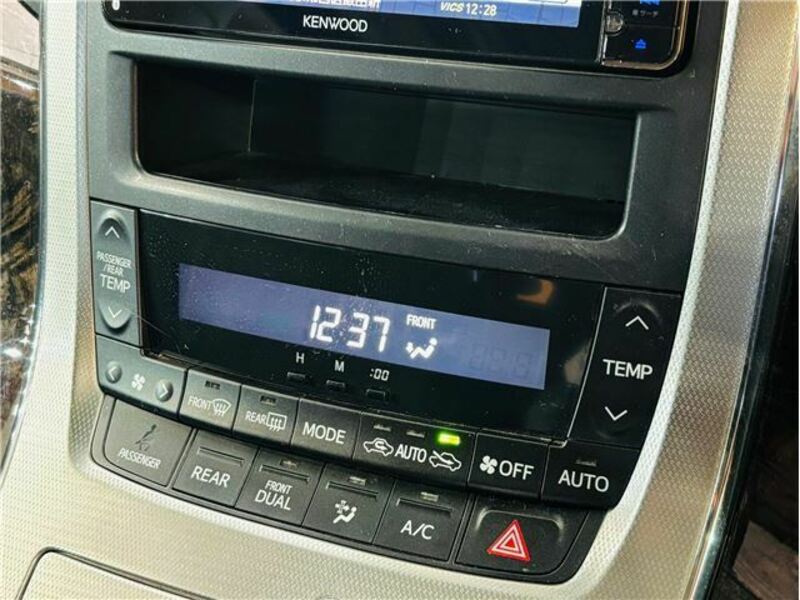 VELLFIRE-30