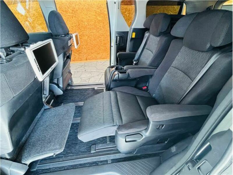 VELLFIRE-35