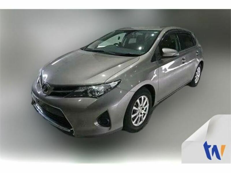 TOYOTA　AURIS