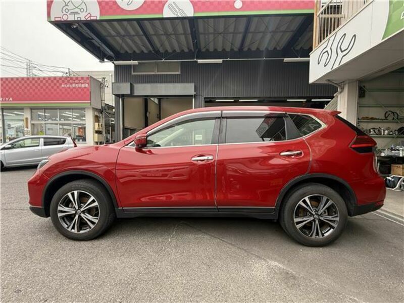 X-TRAIL