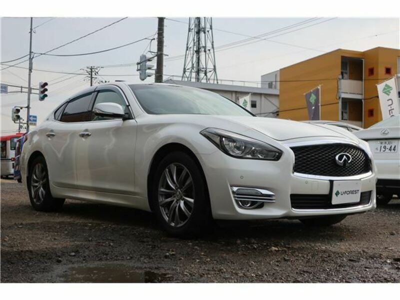 NISSAN FUGA