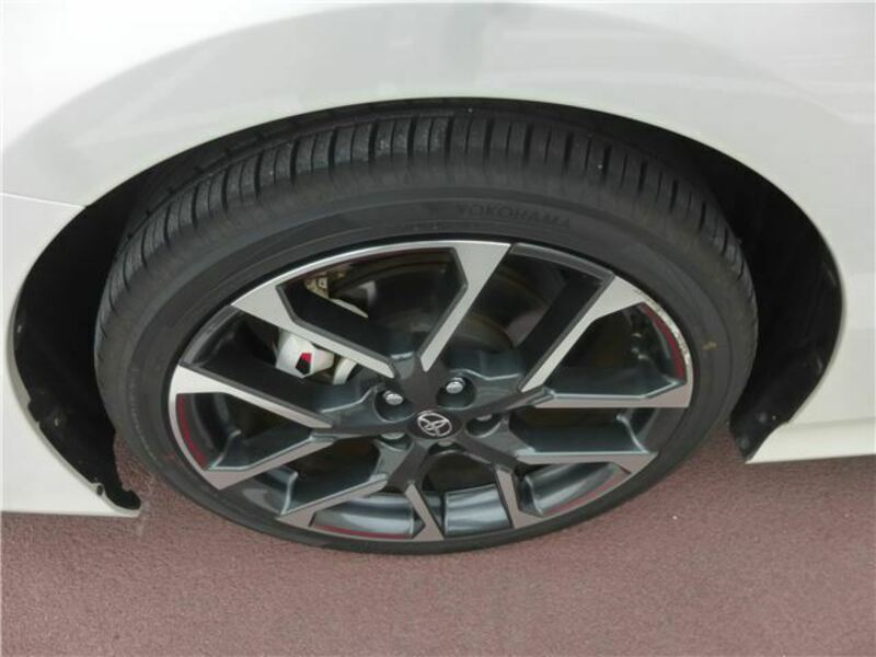 PRIUS PHV-28