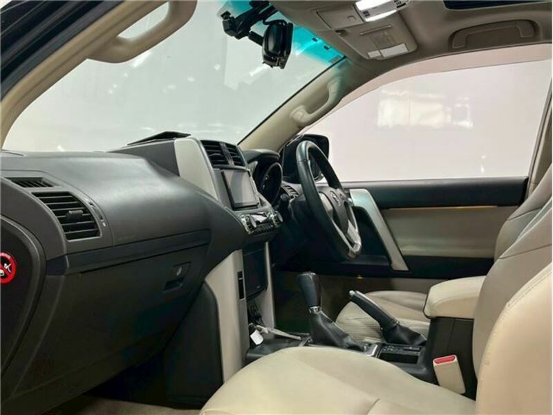 LAND CRUISER PRADO-15