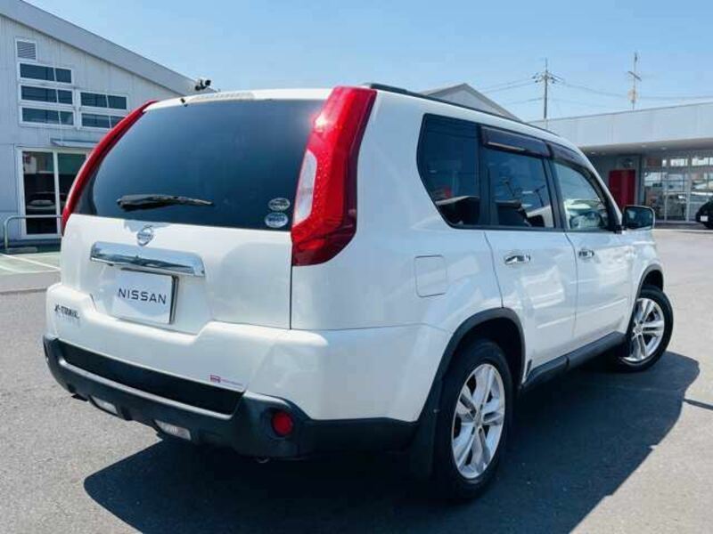 X-TRAIL-1