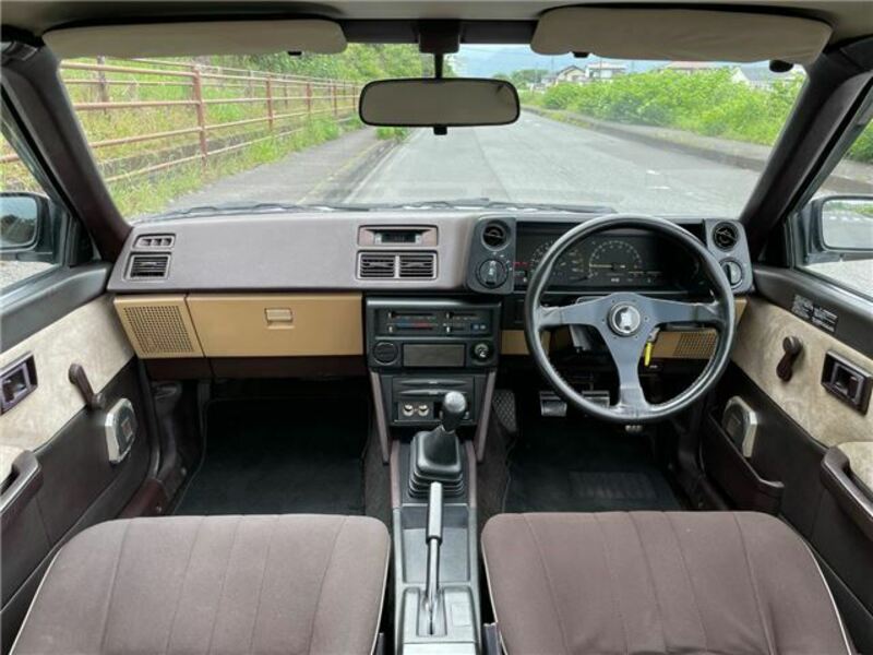 COROLLA LEVIN