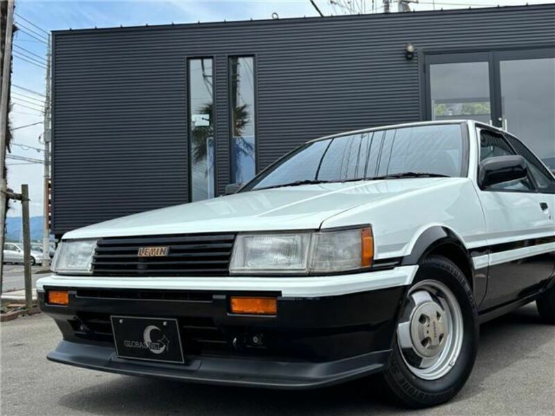 COROLLA LEVIN